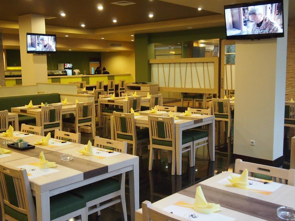 Treepark Serviced Apartment Караванг Екстериор снимка